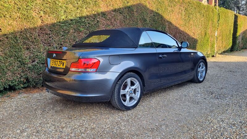 BMW 1 SERIES